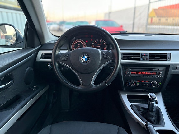 BMW 320 9 of 27