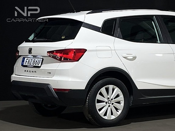 Seat Arona 8 of 22