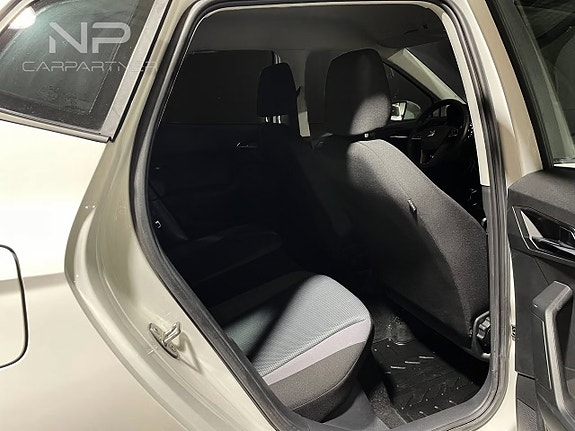 Seat Arona 21 of 22