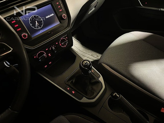 Seat Arona 12 of 22