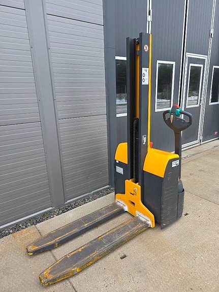 Jungheinrich EMC 110 2 of 2