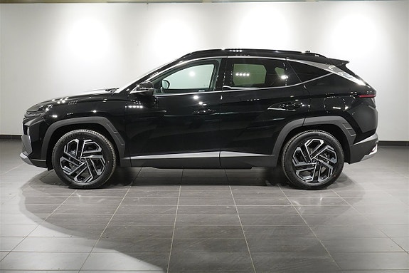 Hyundai Tucson 3 of 5