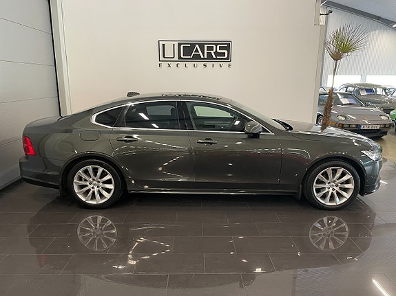 Volvo S90 2 of 5