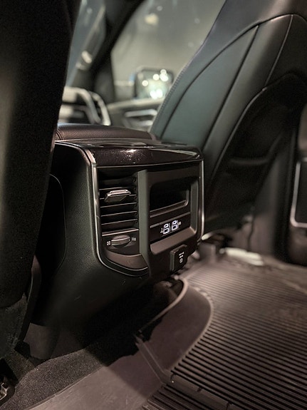 Dodge RAM 1500 13 of 21