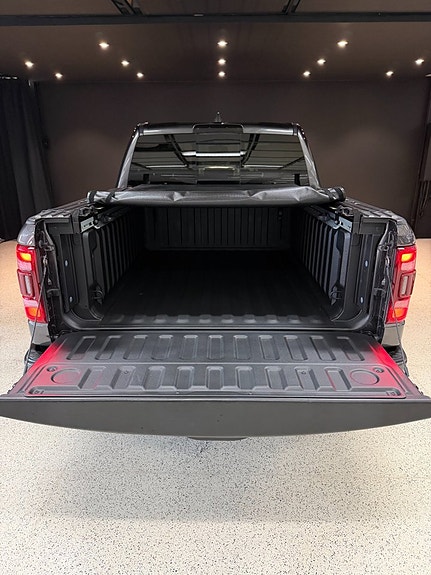 Dodge RAM 1500 10 of 21