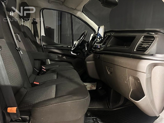 Ford Transit Custom 8 of 12