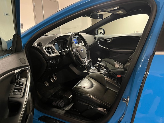 Volvo V40 5 of 5