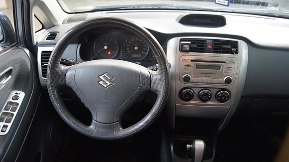 Suzuki Liana 8 of 10