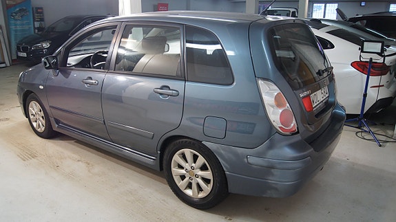 Suzuki Liana 3 of 5