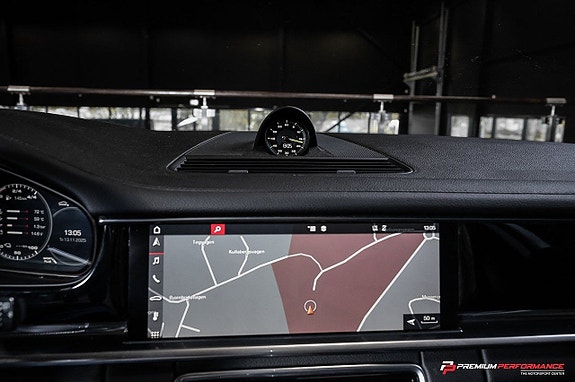 Porsche Panamera 4 17 of 29