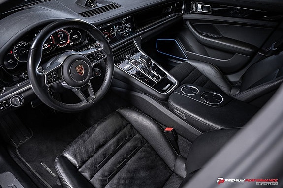 Porsche Panamera 4 10 of 29
