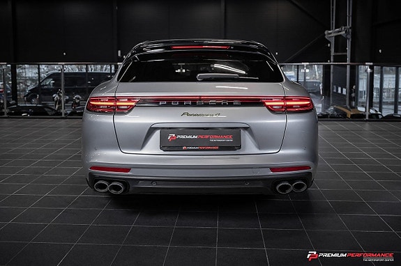 Porsche Panamera 4 5 of 5