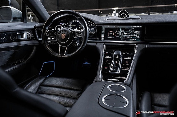 Porsche Panamera 4 11 of 29