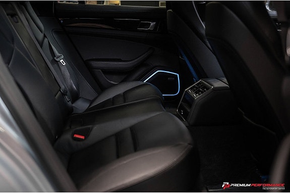 Porsche Panamera 4 24 of 29