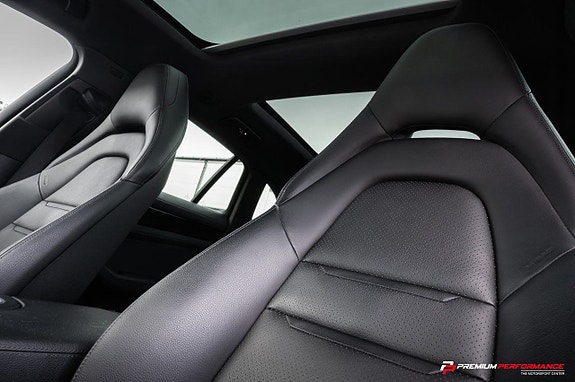 Porsche Panamera 4 27 of 29