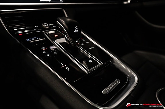 Porsche Panamera 4 16 of 29