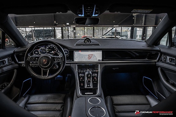Porsche Panamera 4 14 of 29