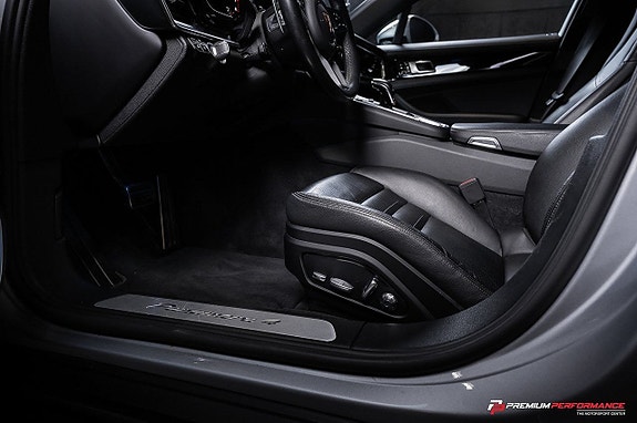 Porsche Panamera 4 8 of 29