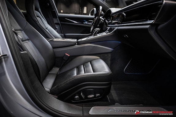 Porsche Panamera 4 20 of 29