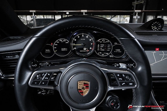 Porsche Panamera 4 12 of 29