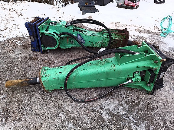 Montabert V32 och V1800 hydraulhammare