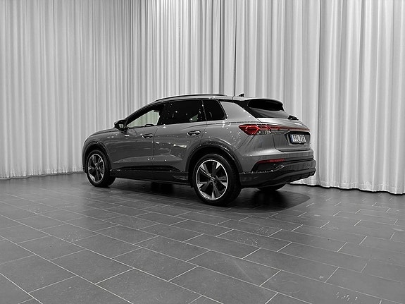 Audi Q4 e-tron 3 of 5