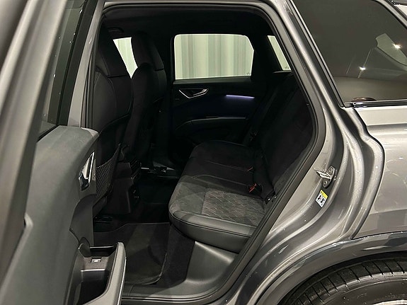 Audi Q4 e-tron 10 of 18