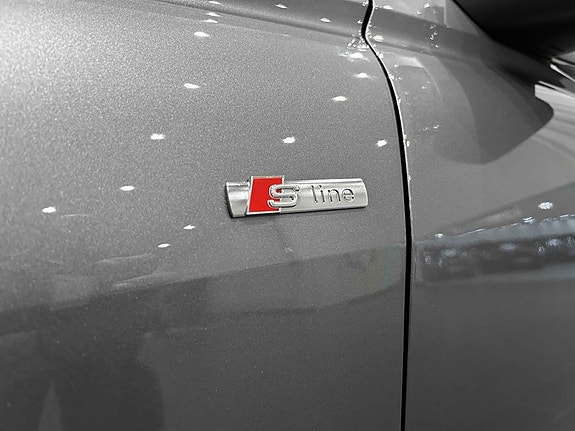 Audi Q4 e-tron 7 of 18