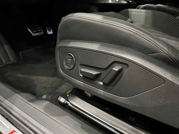 Audi Q4 e-tron 9 of 18