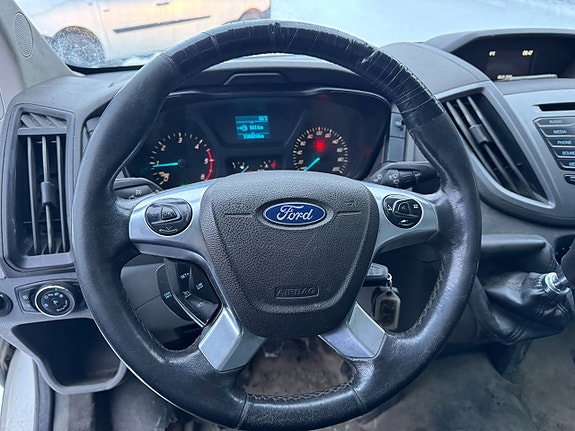 Ford Transit 9 of 10