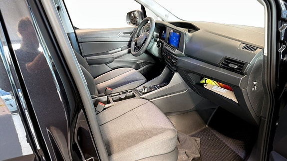 Ford Transit Connect 3 of 5