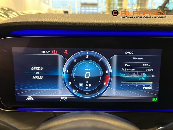 Mercedes-Benz E220 10 of 21