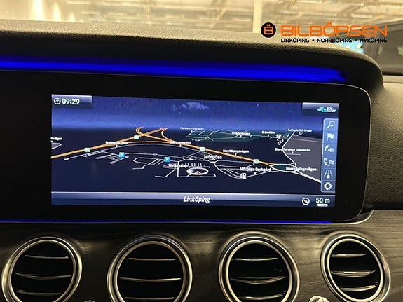 Mercedes-Benz E220 11 of 21