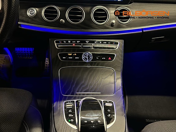 Mercedes-Benz E220 12 of 21
