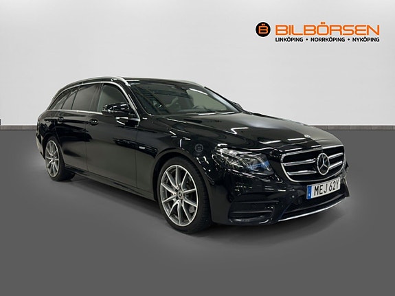 Mercedes-Benz E220 3 of 5