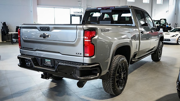 Chevrolet Silverado 2500 5 of 5