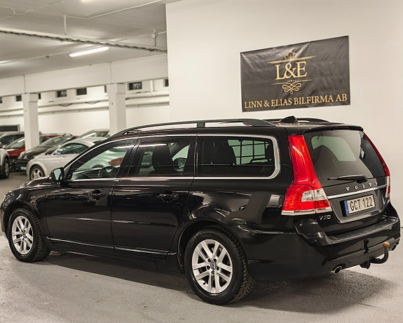 Volvo V70 3 of 5