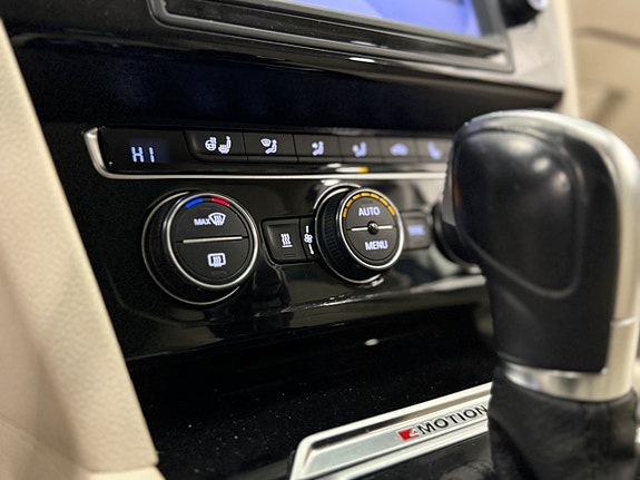 Volkswagen Passat 17 of 24