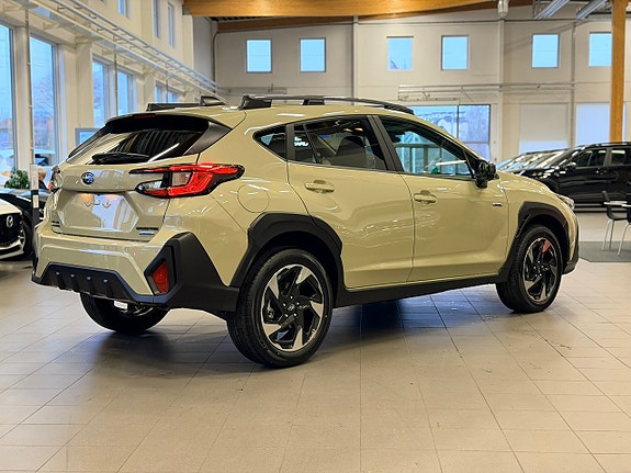 Subaru Crosstrek 3 of 5