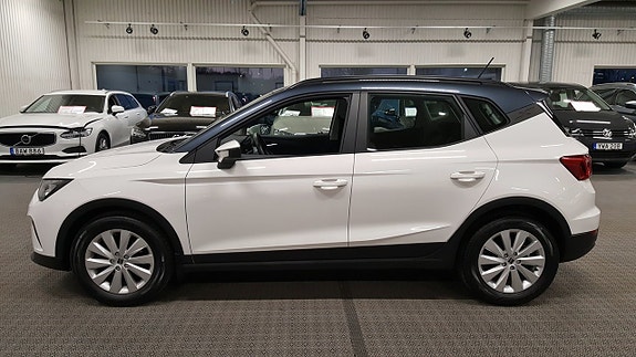 Seat Arona 3 of 5