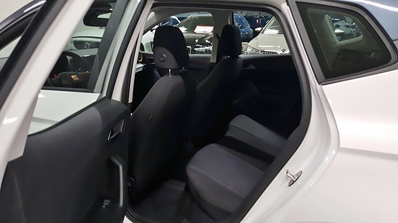 Seat Arona 11 of 21