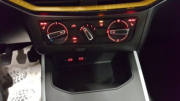 Seat Arona 20 of 21
