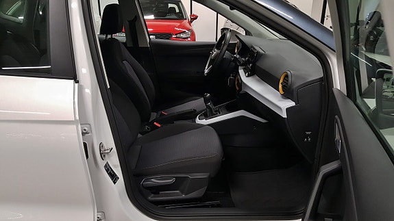 Seat Arona 4 of 5