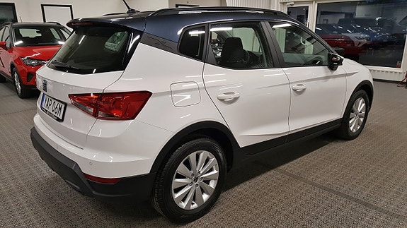 Seat Arona 2 of 5