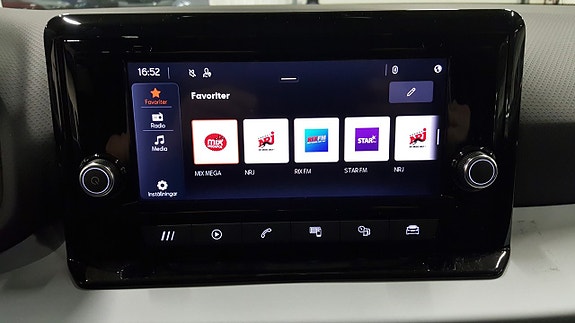 Seat Arona 16 of 21