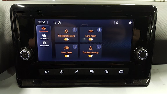 Seat Arona 18 of 21