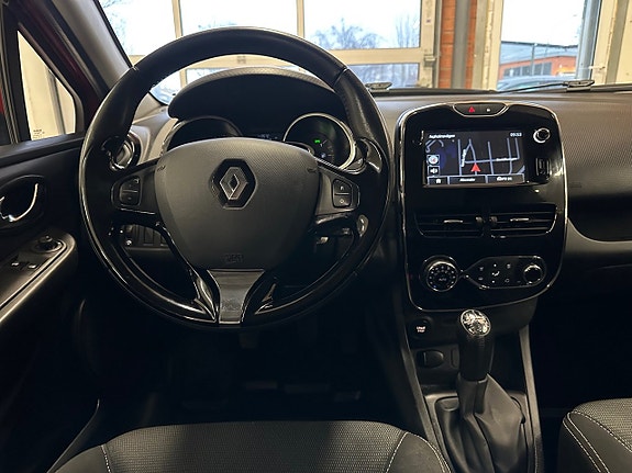 Renault Clio 14 of 22