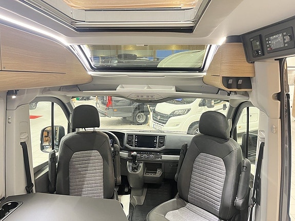 Adria TWIN MAX 680 SLB (MAN+Adaptiv+Pano+Långbädd+Aut 180hk) 14 of 25