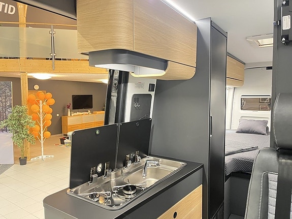Adria TWIN MAX 680 SLB (MAN+Adaptiv+Pano+Långbädd+Aut 180hk) 16 of 25