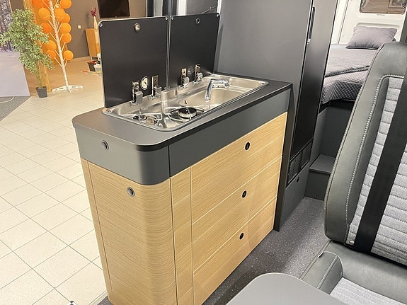 Adria TWIN MAX 680 SLB (MAN+Adaptiv+Pano+Långbädd+Aut 180hk) 15 of 25